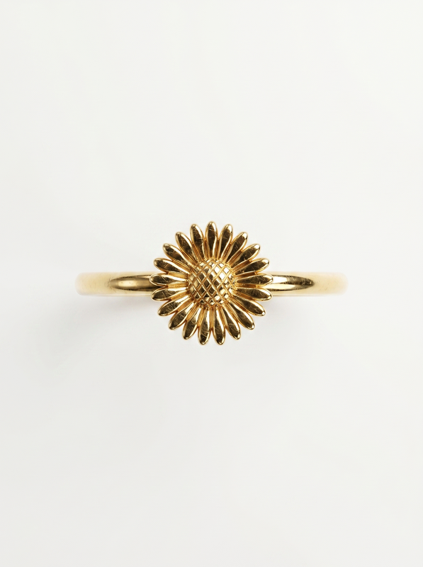 Puffy Daisy Gold Ring — Top View